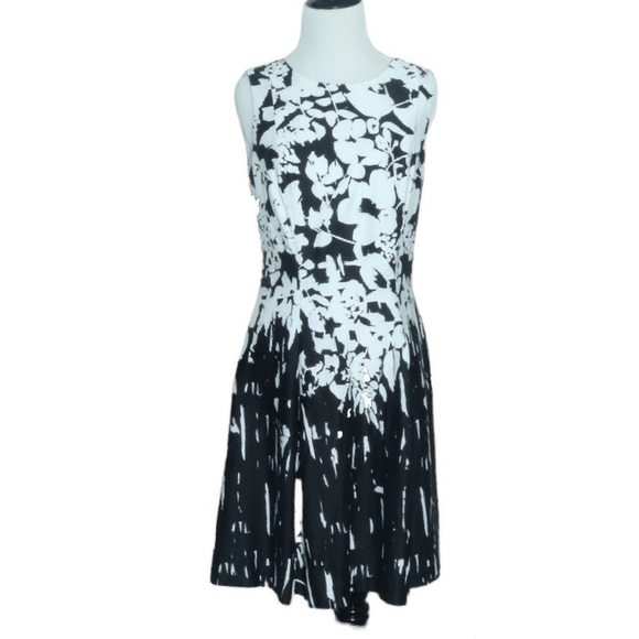 Lauren Ralph Lauren Dresses & Skirts - Lauren Ralph Floral Dress Black and White Size 8 EUC